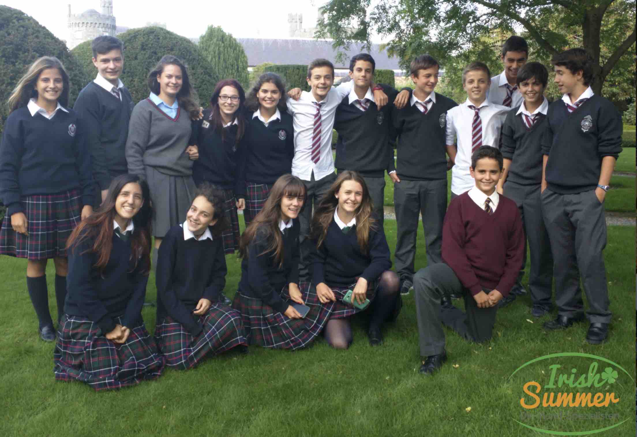 Gruppe von High School Schülerinnen und Schülern in Irland